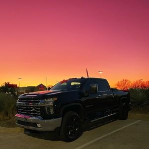 Meet your Posher, Elia